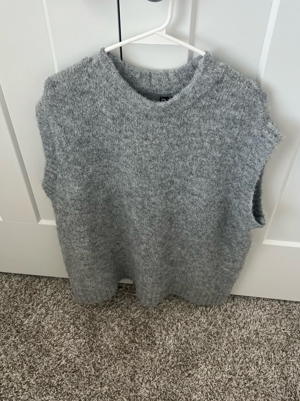 Soft Grey Sleeveless V-Neck Sweater Vest